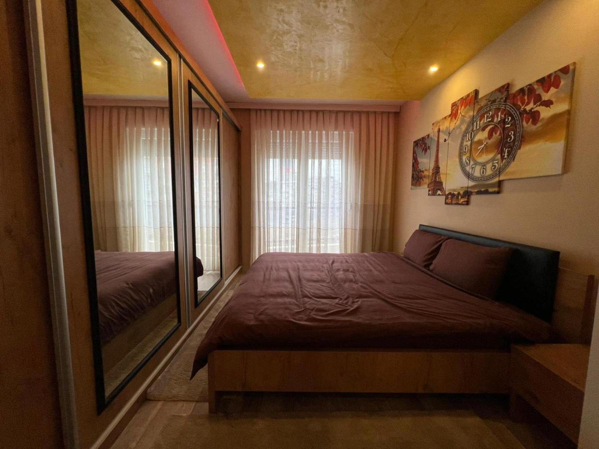 Luxurious Apartment With City View Priștina Exterior foto